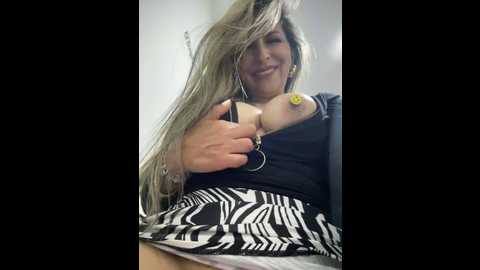_abril_office1 @ stripchat on 20241129