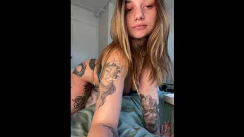 chloetease @ stripchat on 20241129