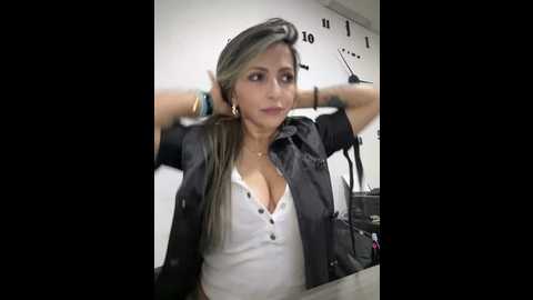 _abril_office1 @ stripchat on 20241205
