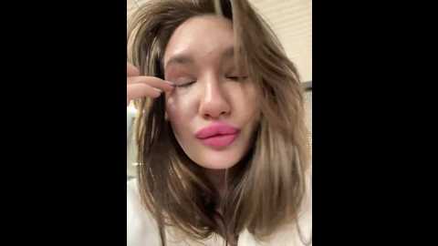 holly_molii @ stripchat on 20241208