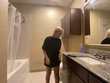 girlfriendmissy @ stripchat on 20241215