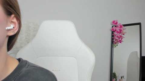lilly_colins @ stripchat on 20241216