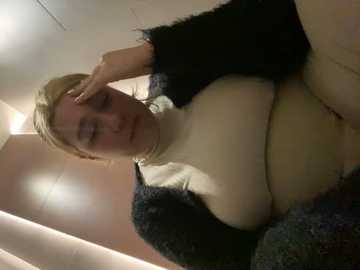 suziemurray @ stripchat on 20241219