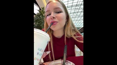 mur_girl @ stripchat on 20241220