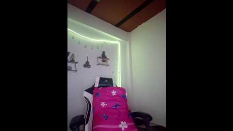 77neferkitty77