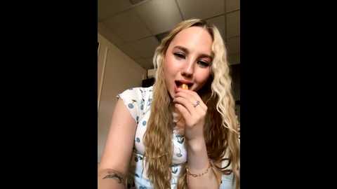 sky_cutie @ stripchat on 20250905