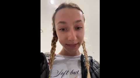 lia__love @ stripchat on 20250916