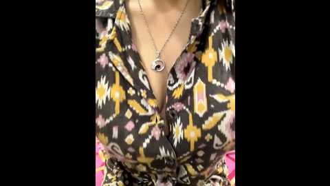 lovely_shakira