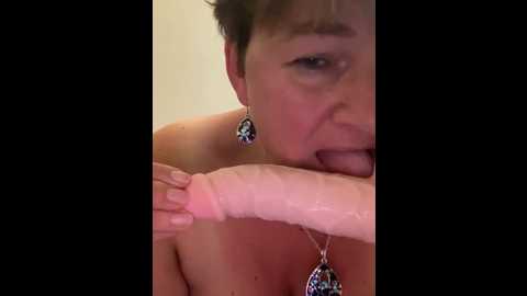 milf_love_fist99 @ stripchat on 20250929