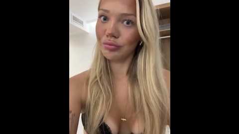 bellablows @ stripchat on 20251001