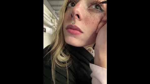 loraadoll @ stripchat on 20251002