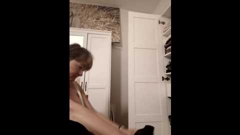 milf_love_fist99 @ stripchat on 20251006