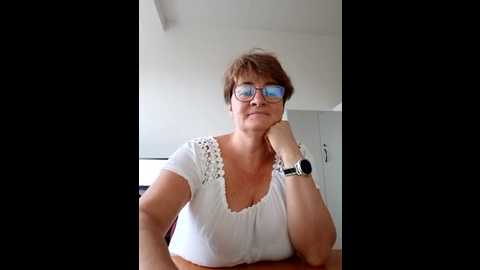 milf_love_fist99 @ stripchat on 20251006