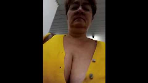 milf_love_fist99 @ stripchat on 20251008