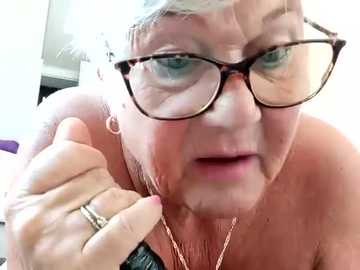 suesinner @ stripchat on 20251009