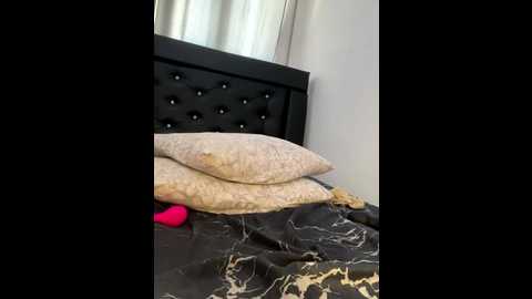 isabella1994 @ stripchat on 20251012