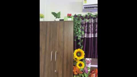v_hot_sweti @ stripchat on 20251012