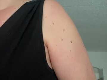 milf_love_fist99 @ stripchat on 20251014