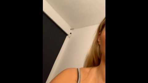 bellablows @ stripchat on 20251015