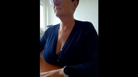 milf_love_fist99 @ stripchat on 20251015