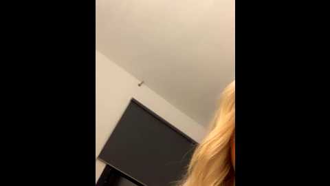 bellablows @ stripchat on 20251016