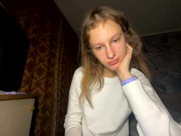 eva_angel3 @ stripchat on 20251016