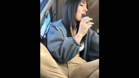 julliavegas @ stripchat on 20251016