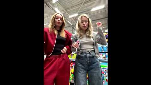 cum_girlss @ stripchat on 20251017