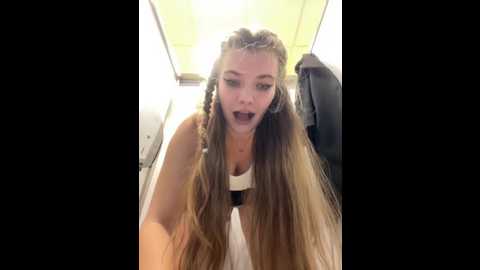 holy_tereza @ stripchat on 20251017