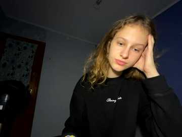 eva_angel3 @ stripchat on 20251019