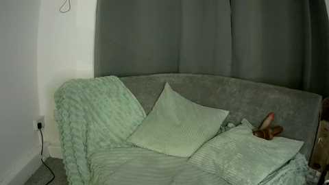 fckableangel @ stripchat on 20251019