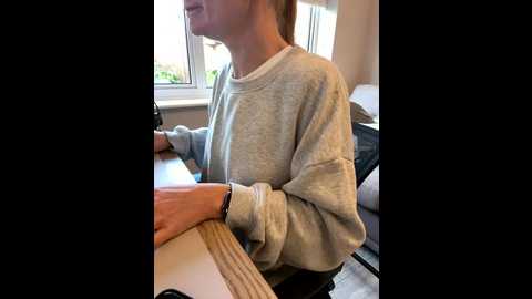 phoebe_lily