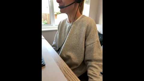 phoebe_lily
