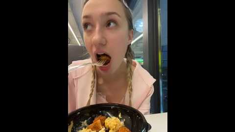 lia__love @ stripchat on 20251023