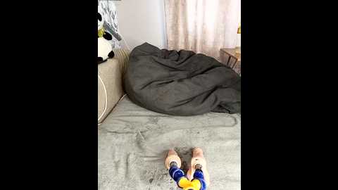 lola_hale @ stripchat on 20251023