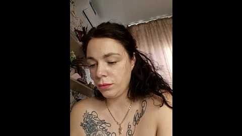 lola_hale @ stripchat on 20251023