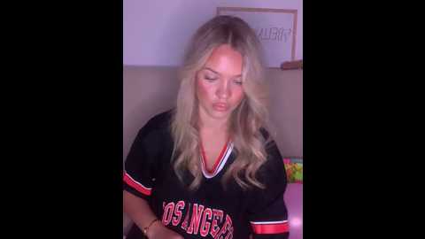 bellablows @ stripchat on 20251024