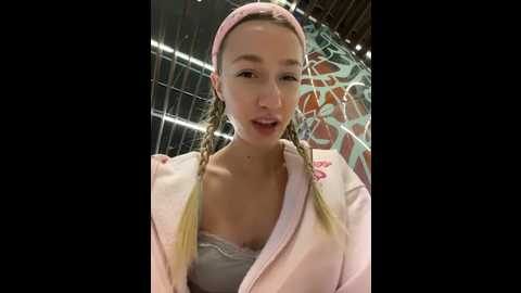 lia__love @ stripchat on 20251028