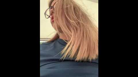 sara_calderon @ stripchat on 20251029