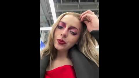 loraadoll @ stripchat on 20251101