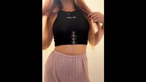 holly_glamour @ stripchat on 20251112