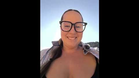 mona_plus @ stripchat on 20251112