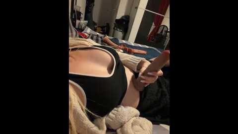 hornyblond_bella