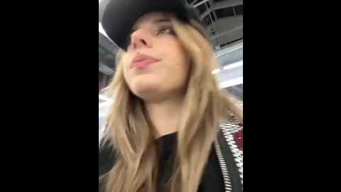 loraadoll @ stripchat on 20251113