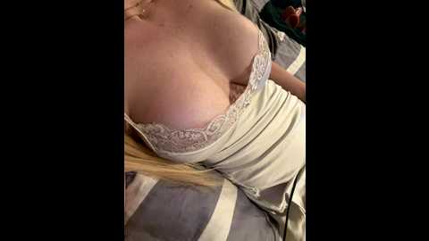 hornyblond_bella @ stripchat on 20251114