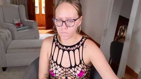 naughty_kitti @ stripchat on 20251114