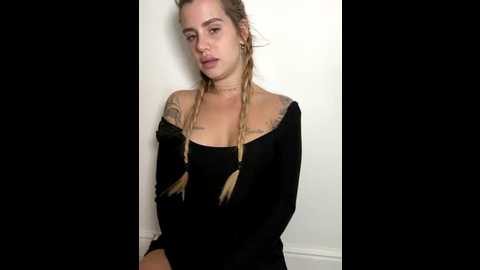 emiliacatalina @ stripchat on 20251116